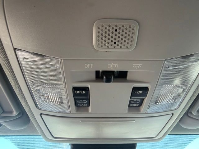 Used 2018 Super White Toyota XLE image 21