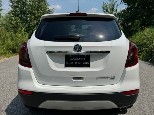 Used 2022 Summit White Buick Preferred image 6