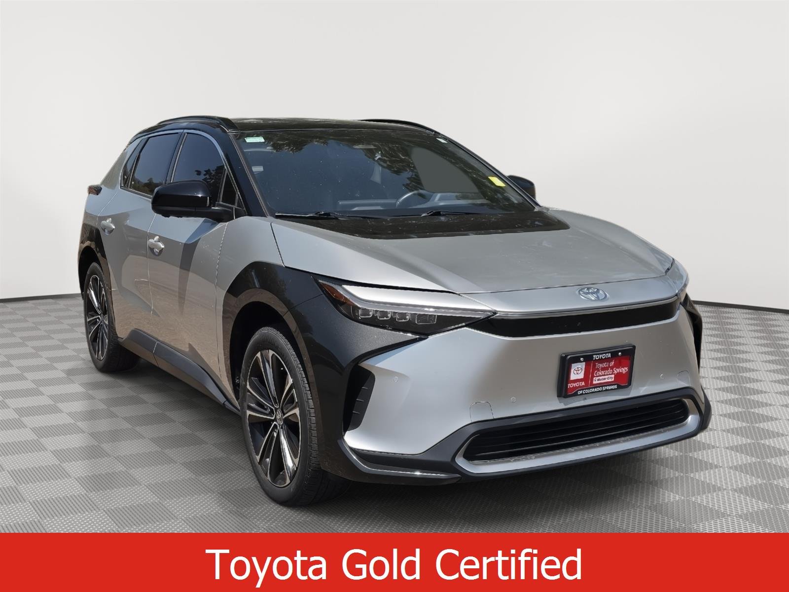 Certified Used 2023 Elemental Silver Metallic w/Black Roof Toyota Limited image 1
