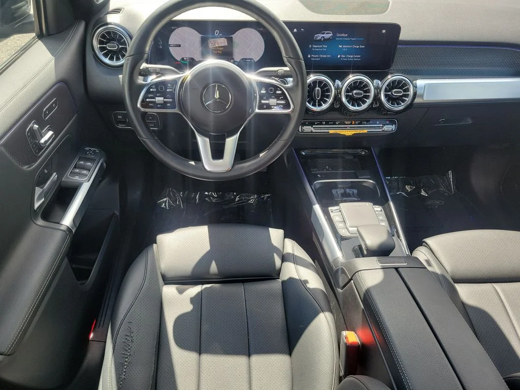 Used 2023 Black Mercedes-Benz 300 image 18