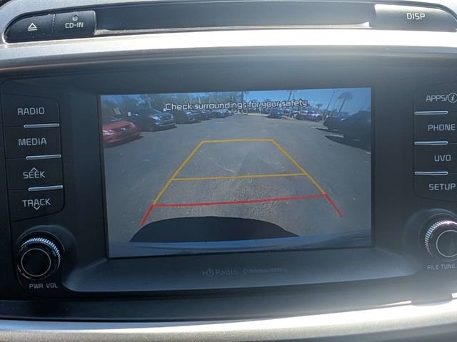 Used 2018 White Kia LX image 21