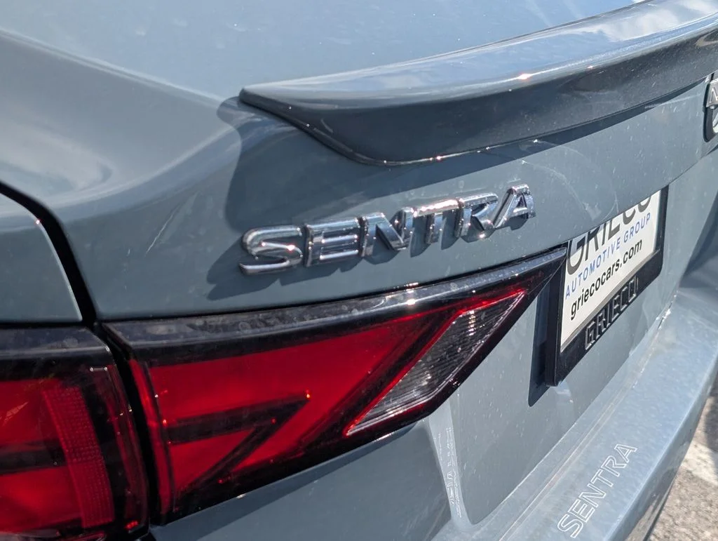 2025 Nissan Sentra SR - Photo 11