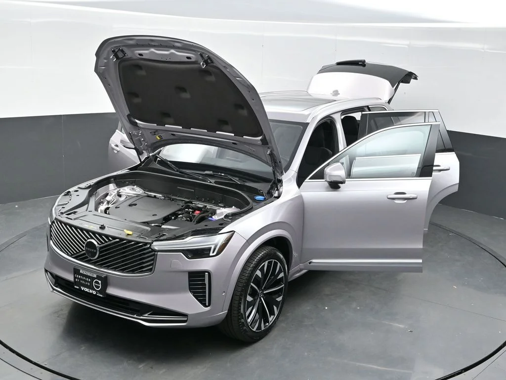 New 2026 Aurora Silver Volvo Plus image 37