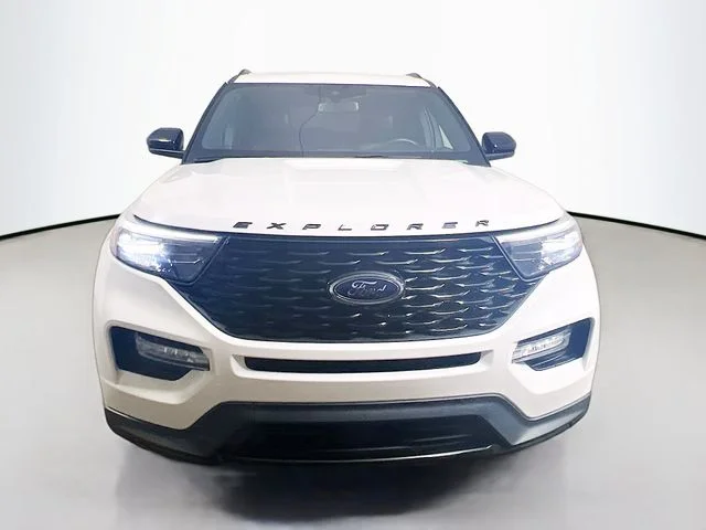 2023 Ford Explorer ST-LINE - Photo 2