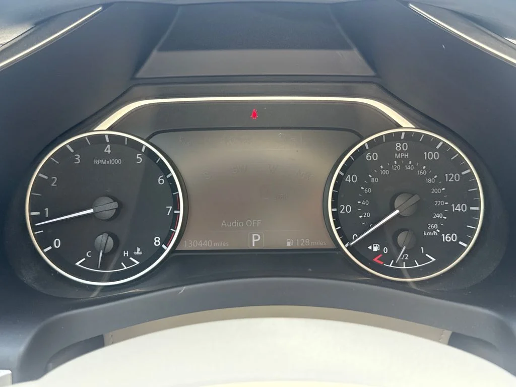 Used 2015 Pearl White Nissan SL image 21
