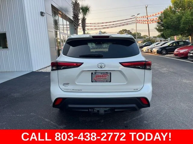 Used 2020 White Toyota XLE image 34