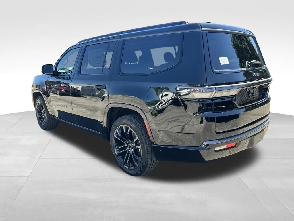 New 2026 High Gloss Black Exterior Paint Jeep Summit Reserve image 8
