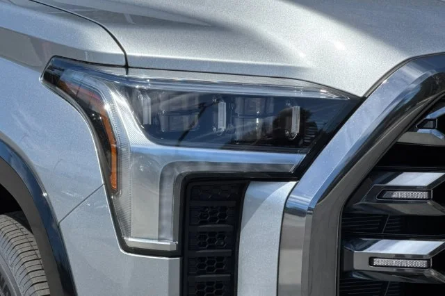 New 2026 Celestial Silver Metallic Toyota  Platinum image 25