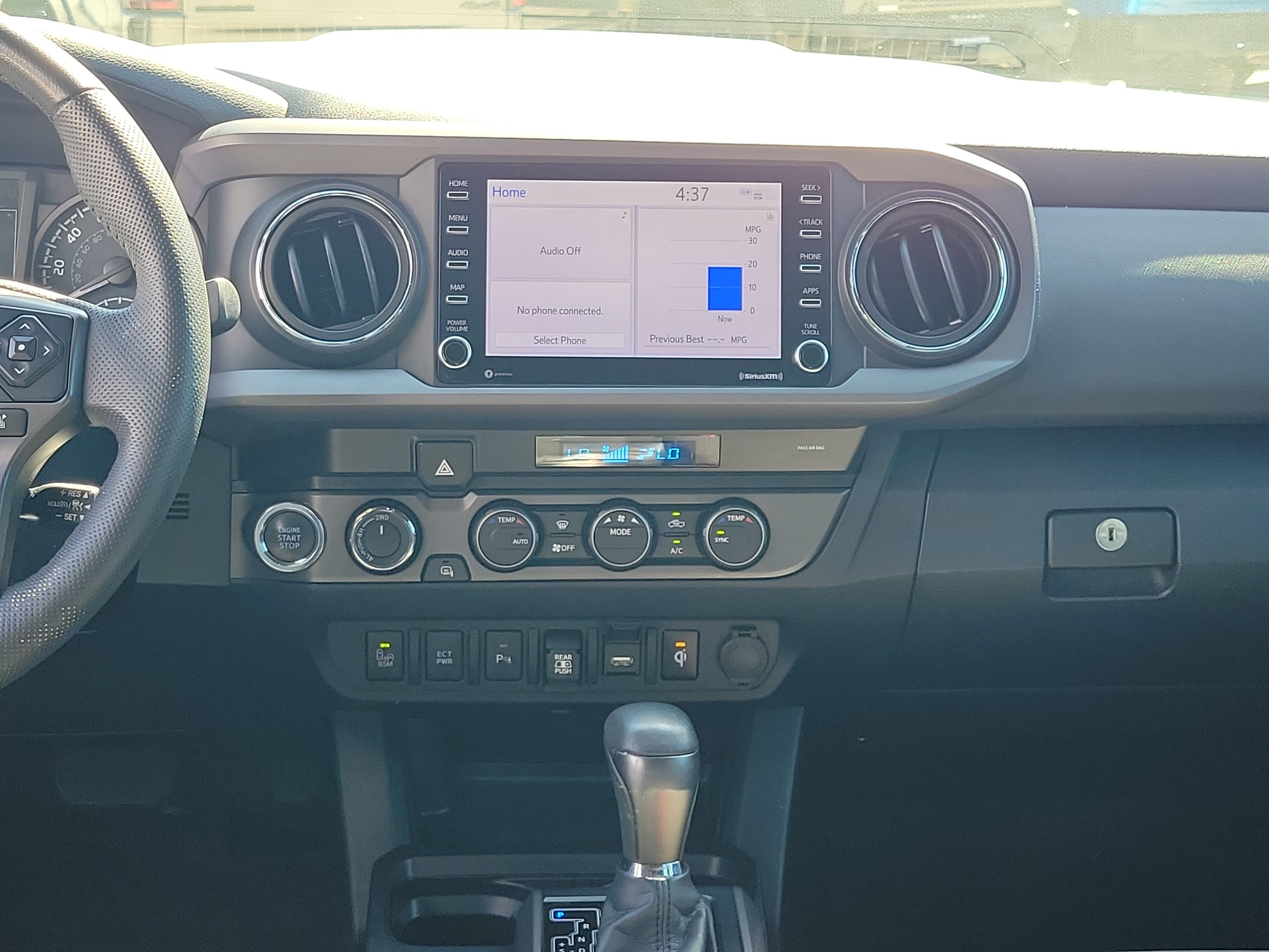 Used 2022 White Toyota SR image 18