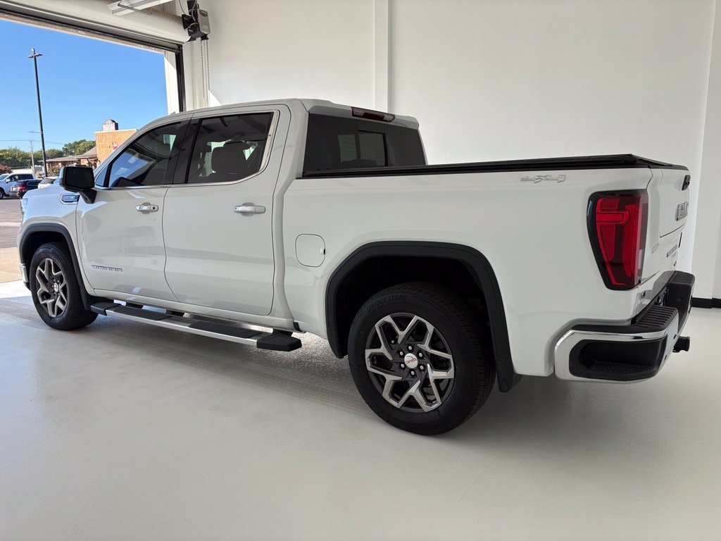 2022 GMC Sierra 1500 SLT - Photo 17