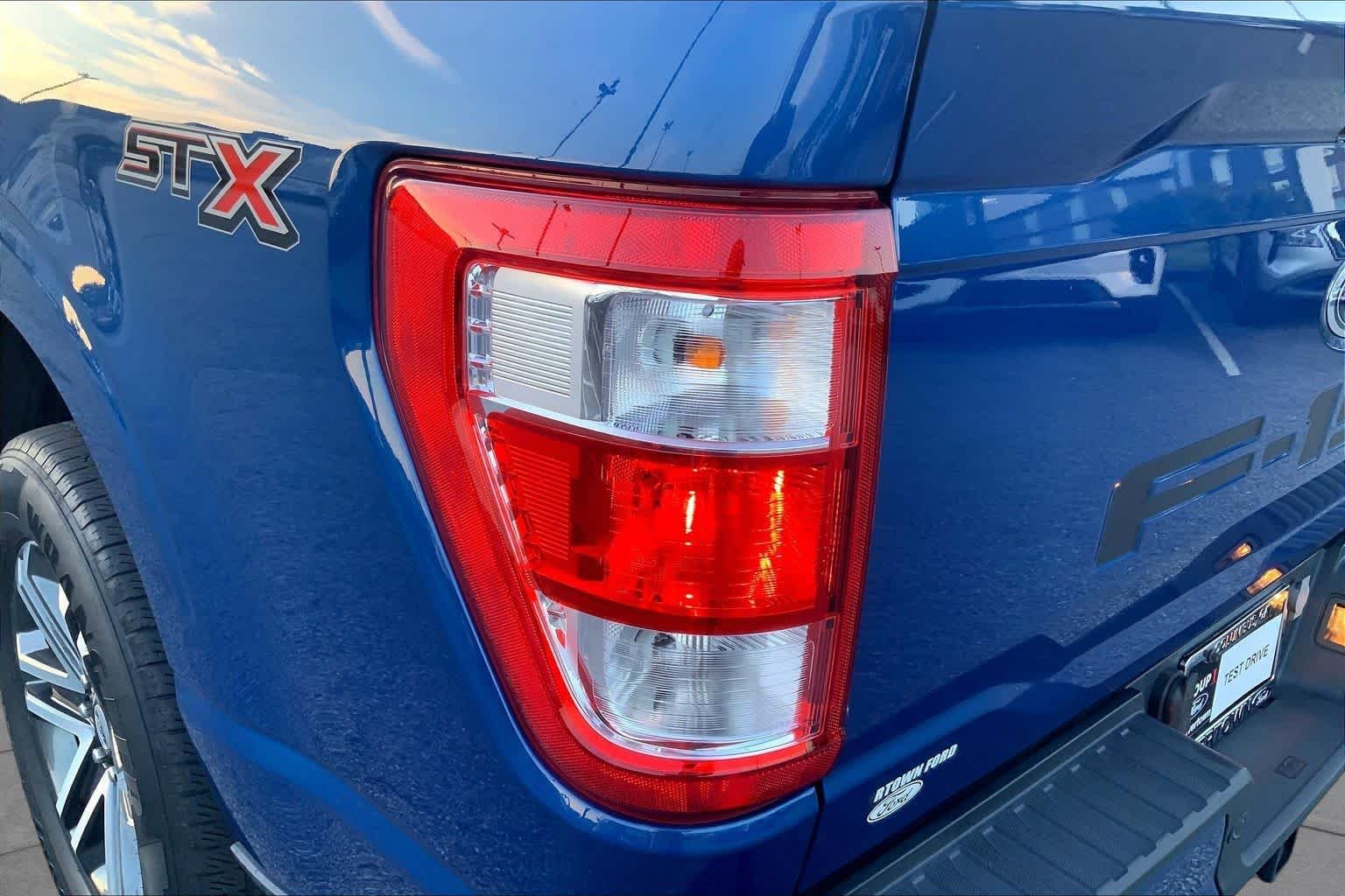 Used 2023 Atlas Blue Metallic Ford XL image 26