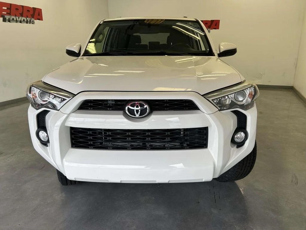 Used 2019 White Toyota SR5 image 8
