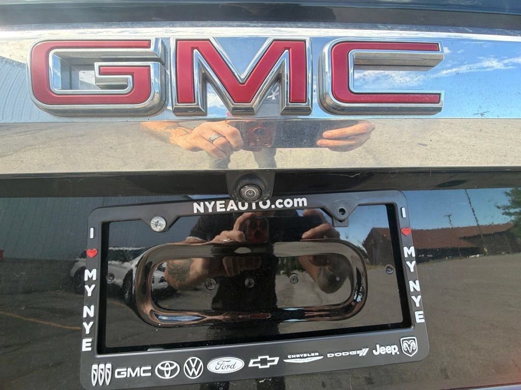 Used 2024 Onyx Black GMC SLT image 11