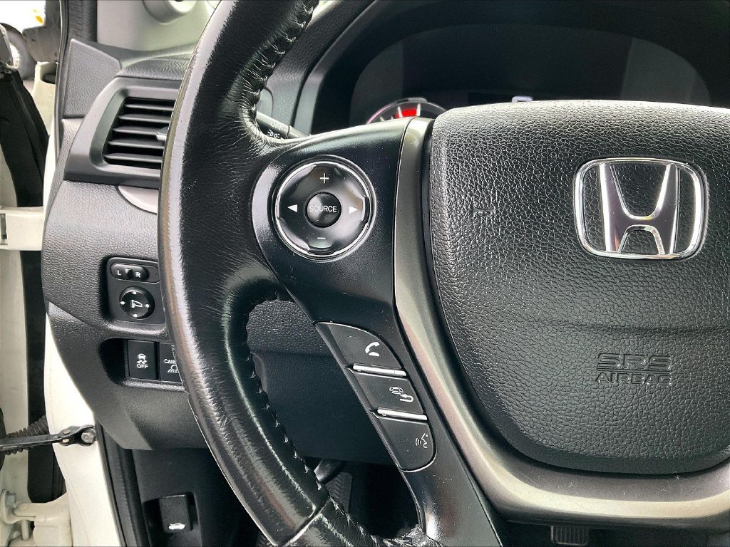 Used 2018 White Honda RTL image 22