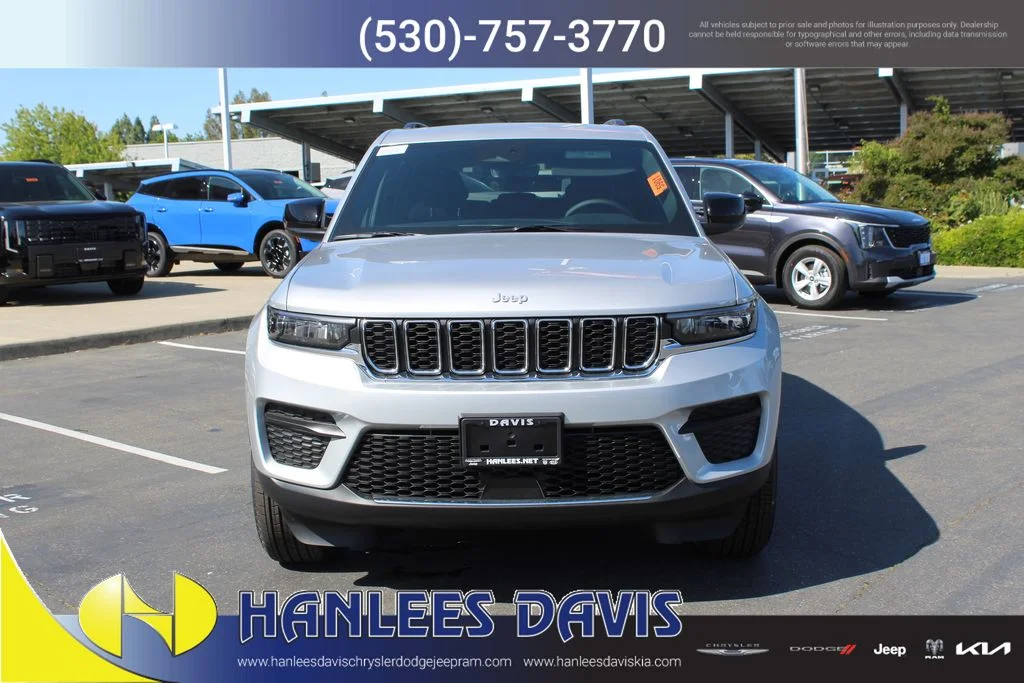 New 2026 Silver Jeep Laredo X image 4