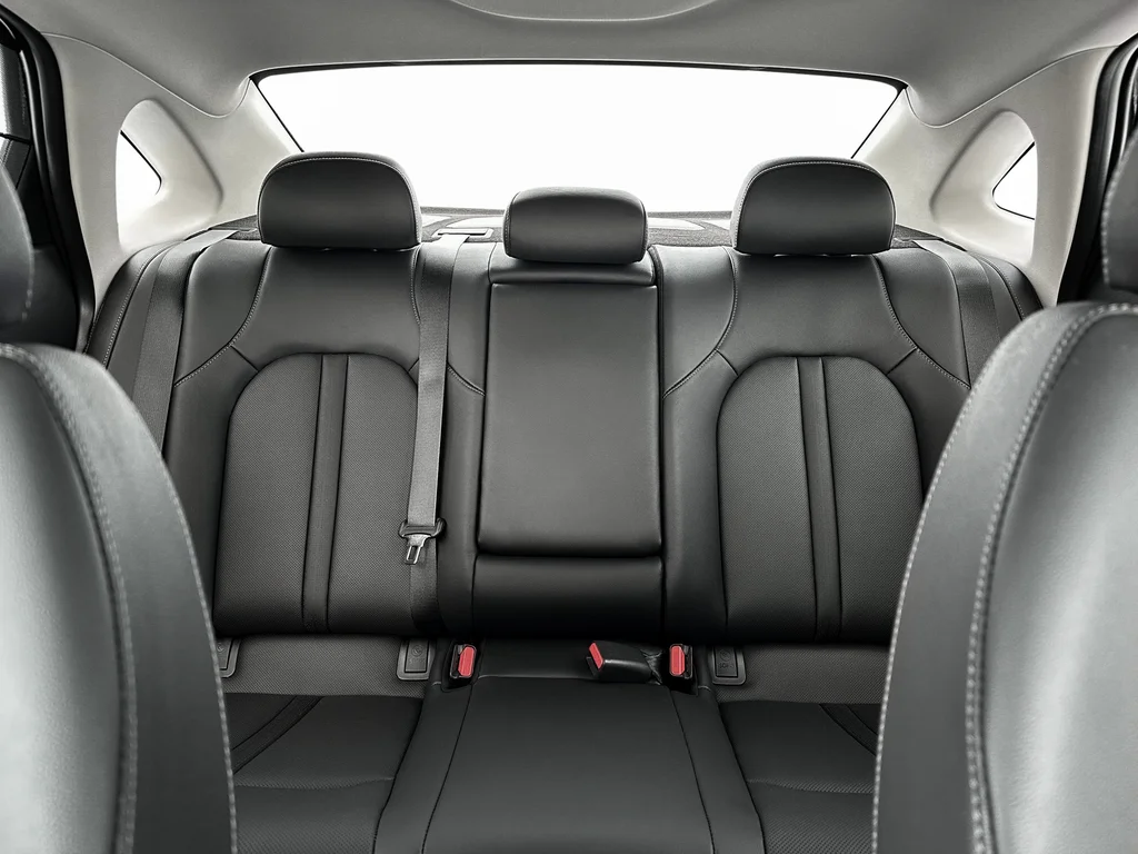 Used 2025 Black Hyundai Limited image 17