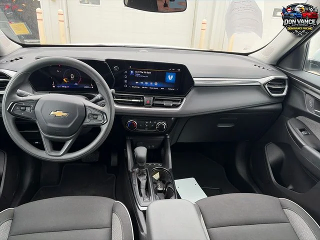 Used 2025 White Chevrolet LT image 12