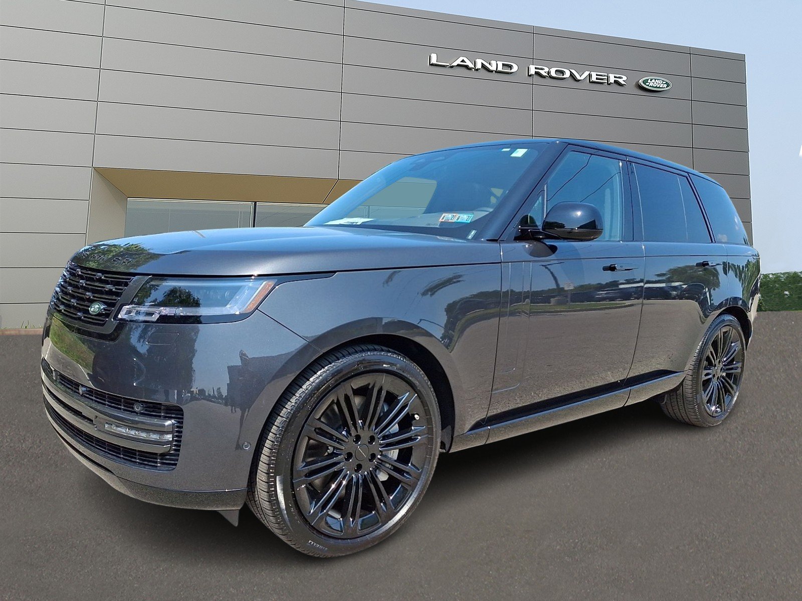 New 2026 Carpathian Grey Land Rover P530 SE image 1