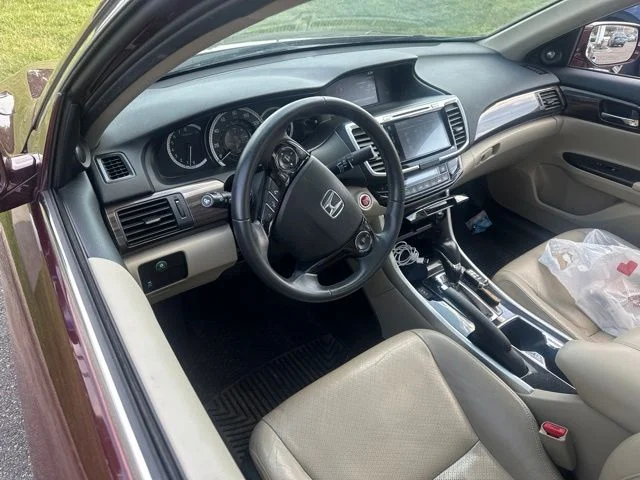 Used 2016 Red Honda EX-L image 11