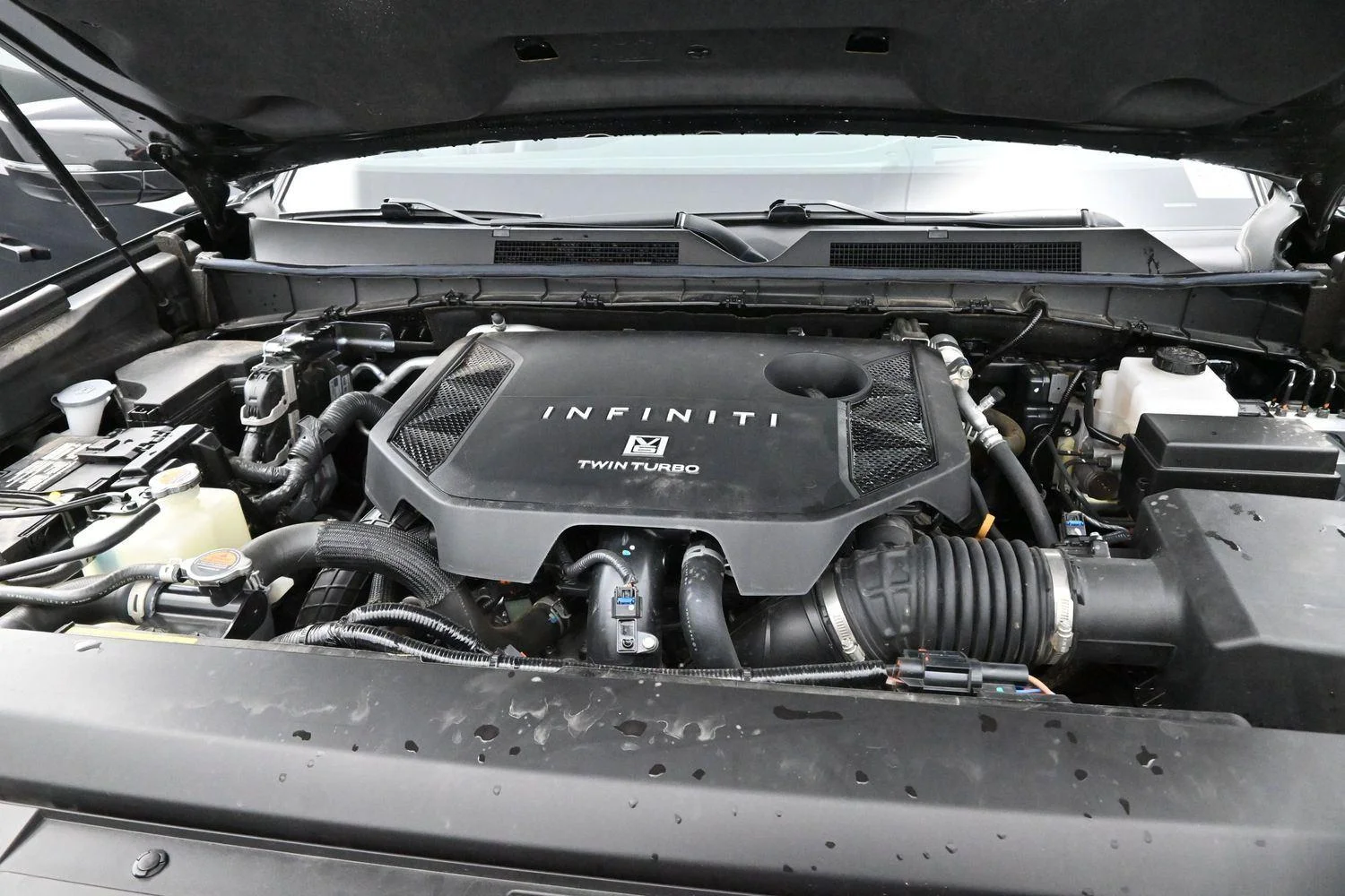 Used 2025 Black Obsidian INFINITI LUXE image 35
