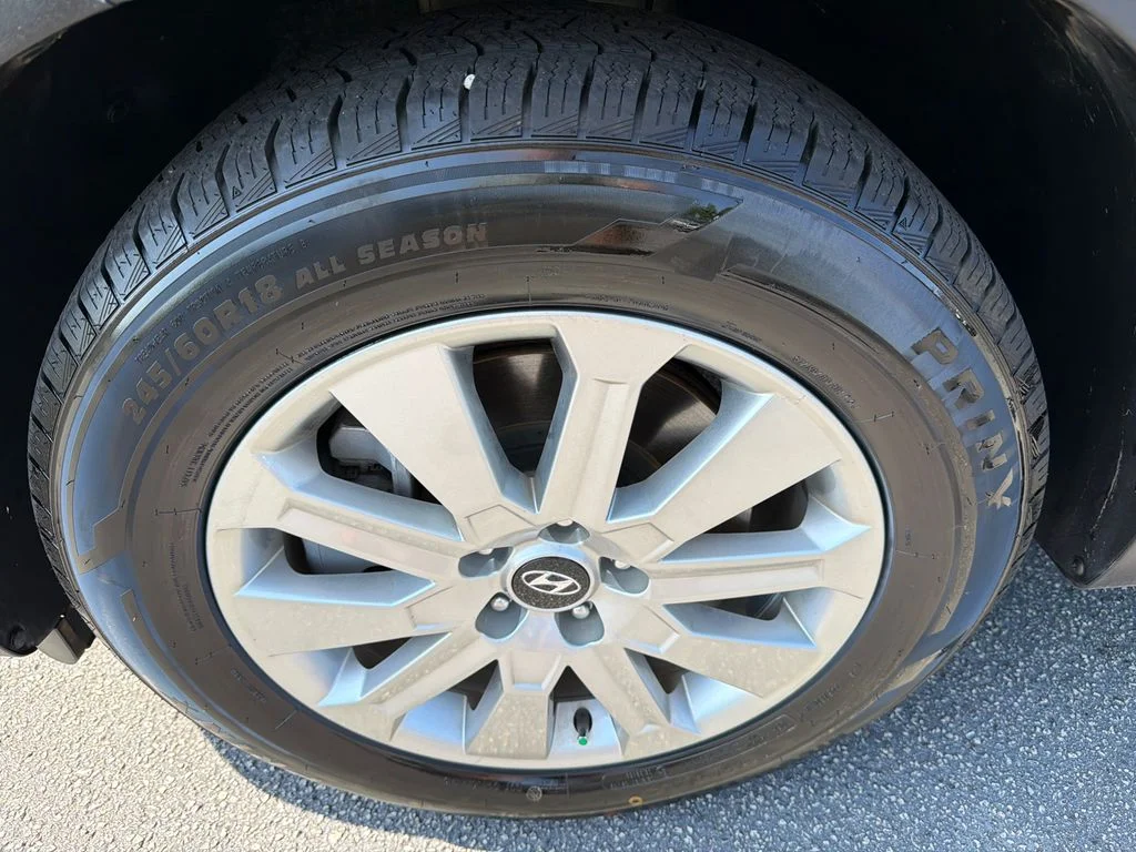 Used 2024 Silver Hyundai SEL image 11