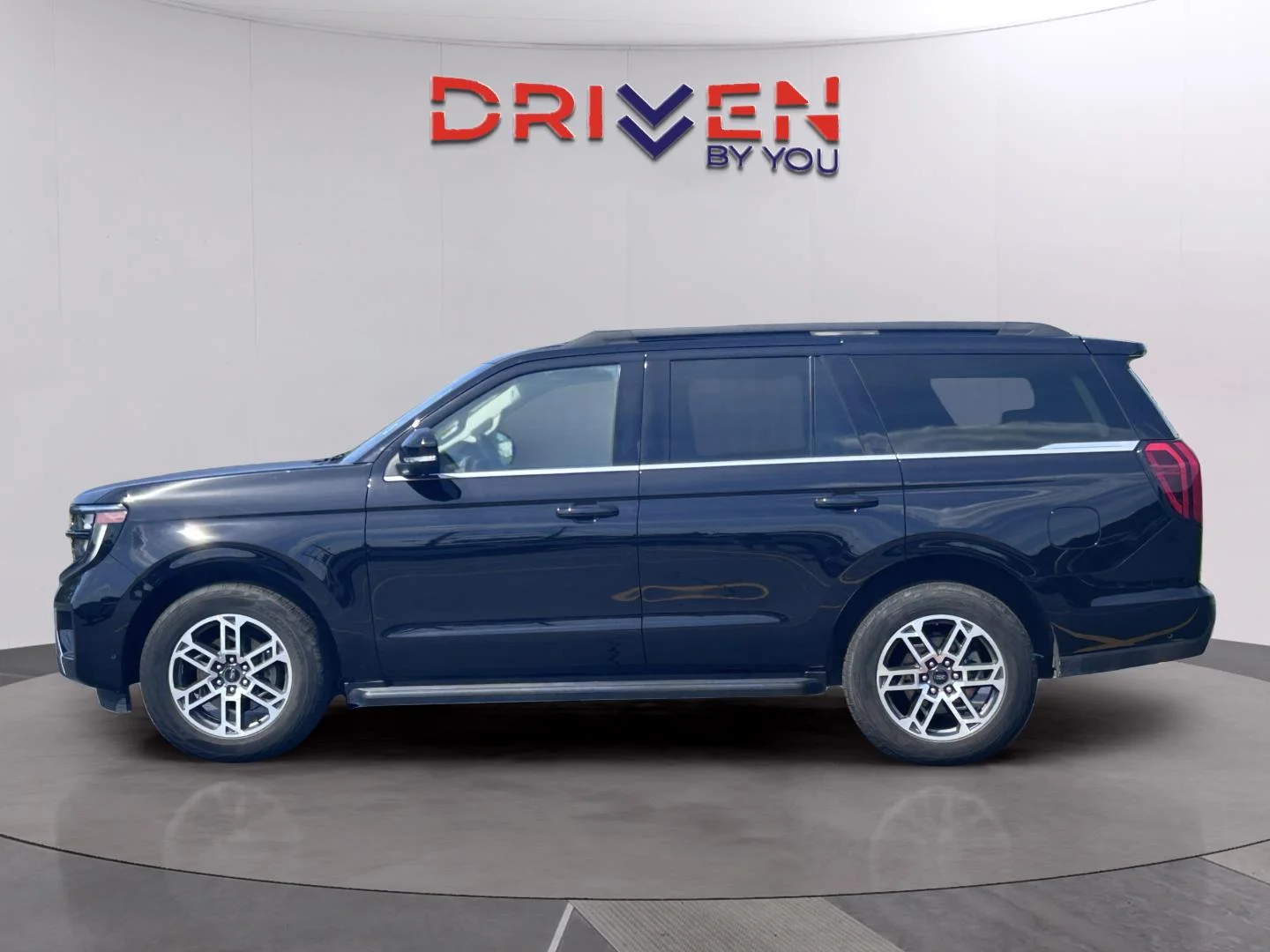 Used 2025 Agate Black Ford Active image 2