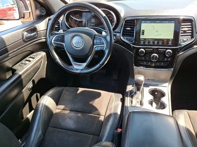 Used 2020 Red Jeep Trailhawk image 14