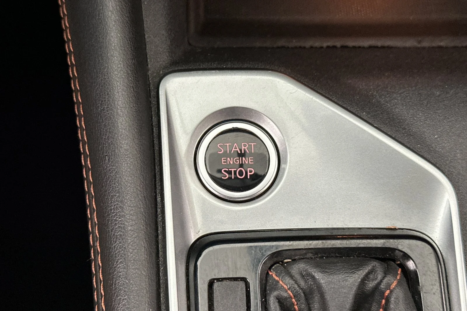 Used 2019 Red Nissan 2.5 SR image 21