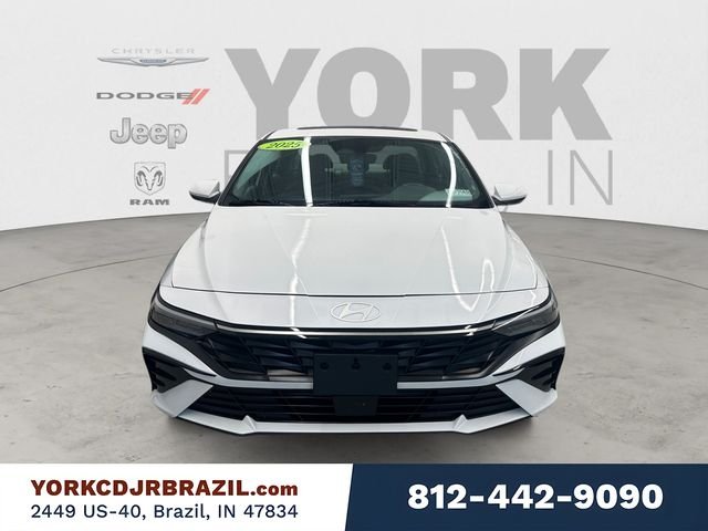 Used 2025 White Hyundai SEL Convenience image 8