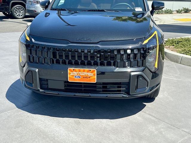 New 2027 Fusion Black Kia X-Line image 2