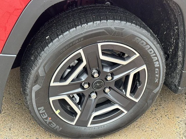 New 2026 Red Hot Pearl-Coat Exterior Paint Jeep Laredo image 12