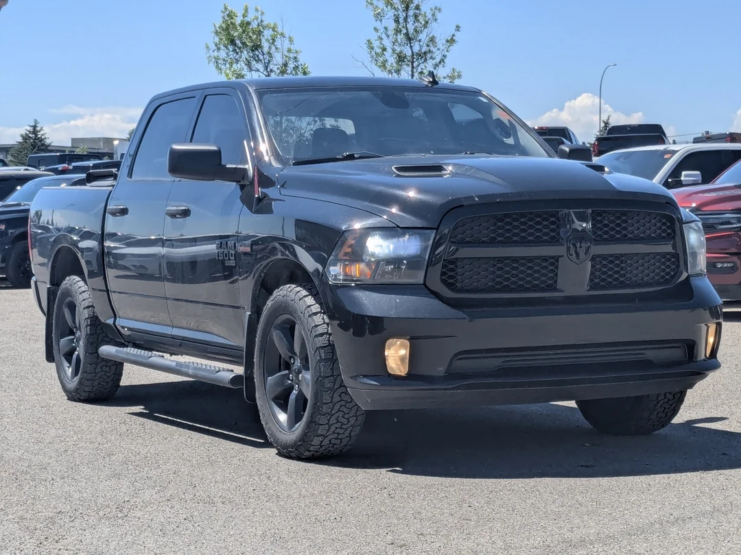 Certified Used 2022 Black RAM Express - - 4x4 - Sub Zero Pkg - Electronics Grp - Park Sensors - Remote Start & More! image 2