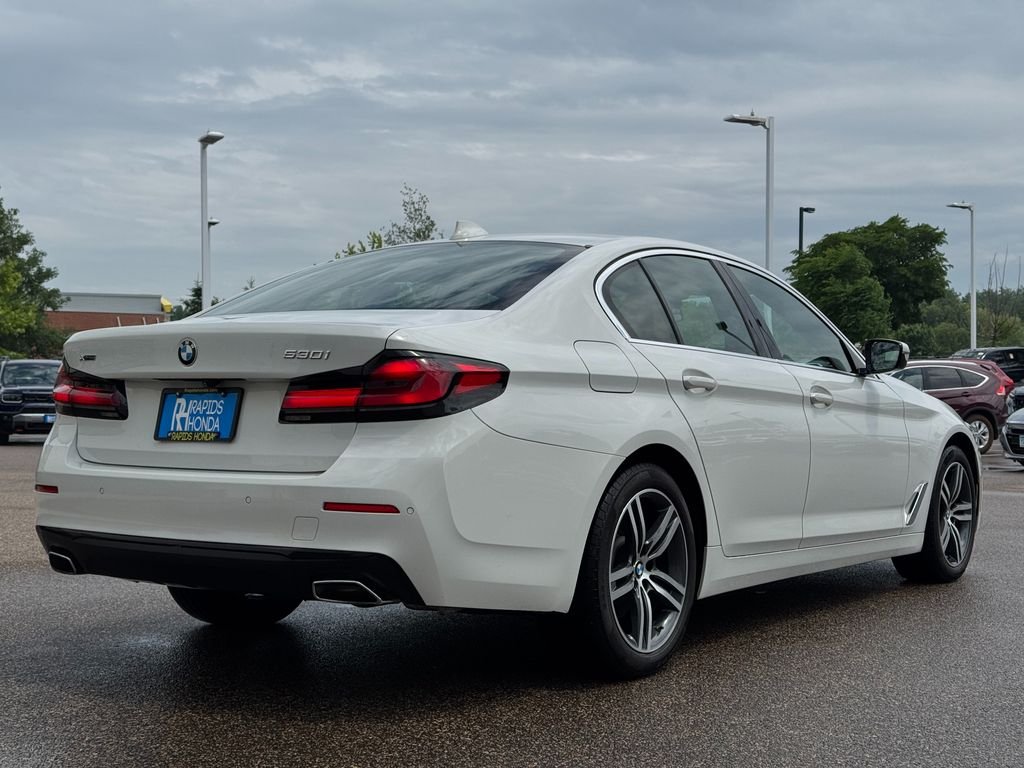 Used 2021 Alpine White BMW 530i xDrive image 5