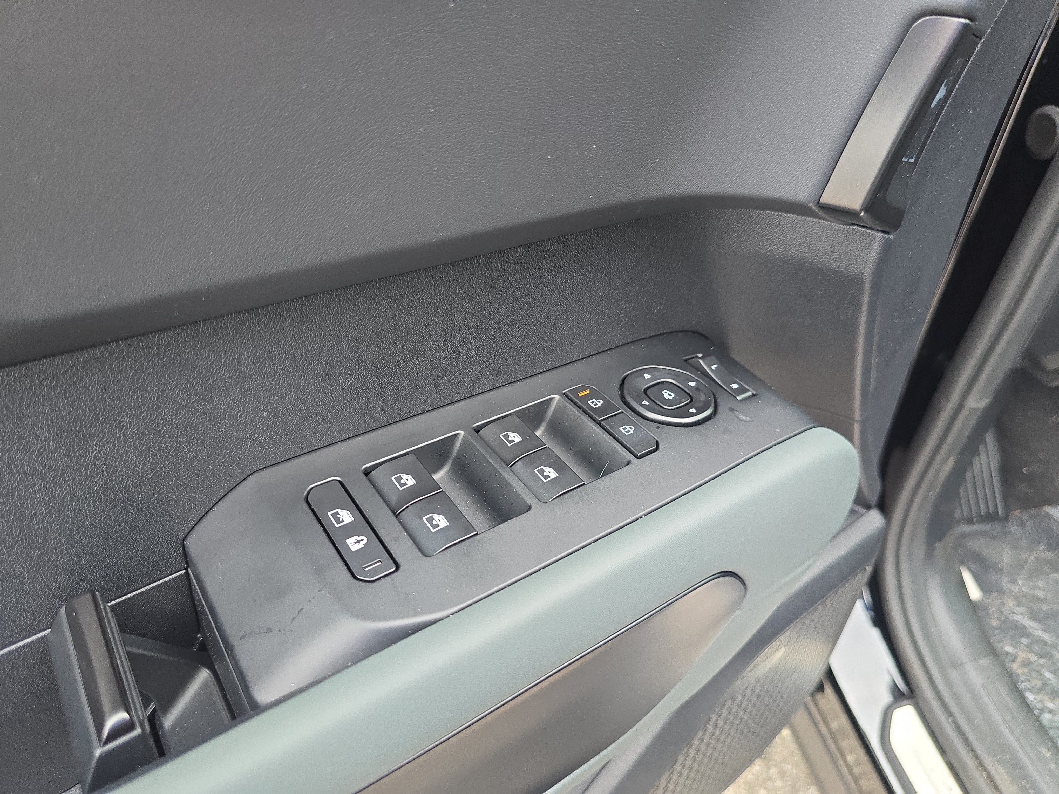 New 2027 Ebony Black Kia X-LINE SX PRESTIGE image 20