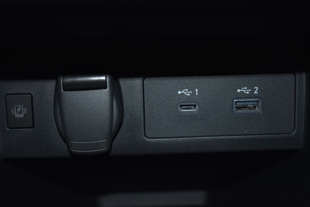 2025 Nissan Versa Sedan SR - Photo 21