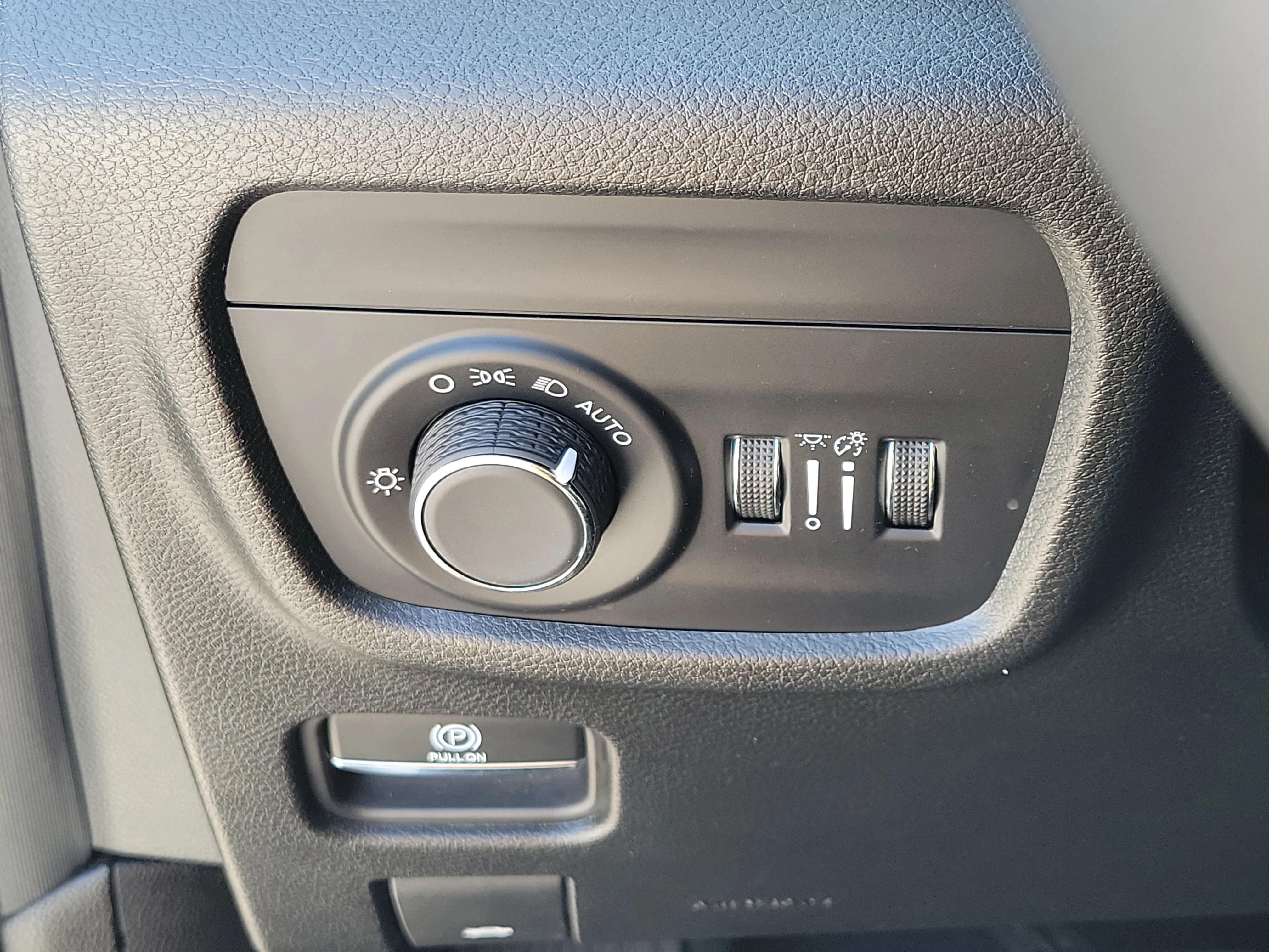 Used 2023 Velvet Red Pearlcoat Jeep Laredo image 28