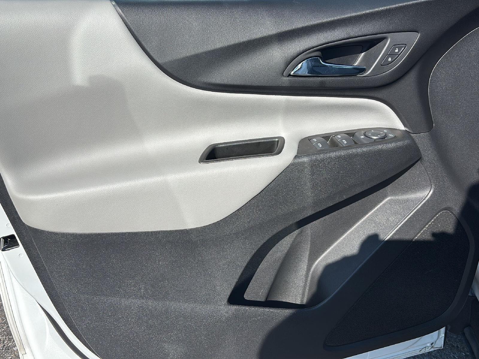 Used 2021 Summit White Chevrolet LS image 15