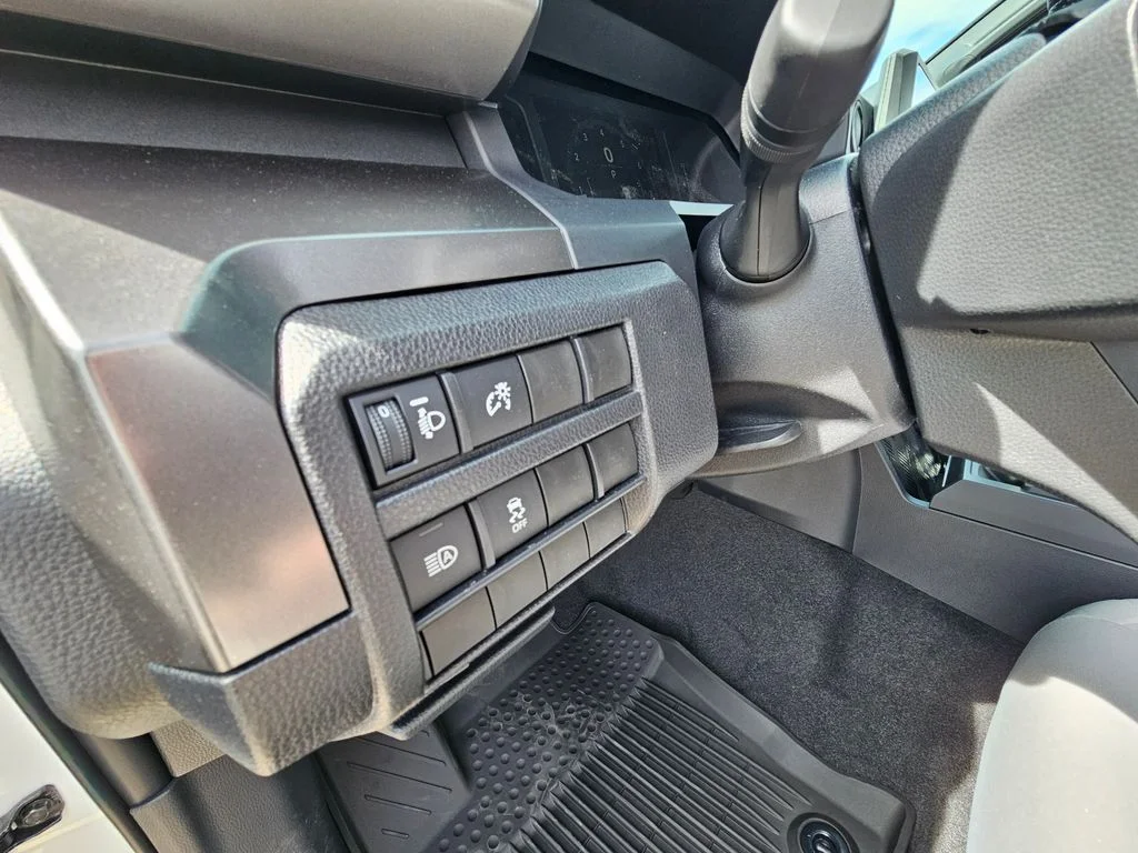 2026 Toyota Tacoma SR5 - Photo 10
