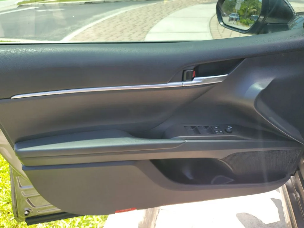 Used 2022 Gray Toyota SE image 18