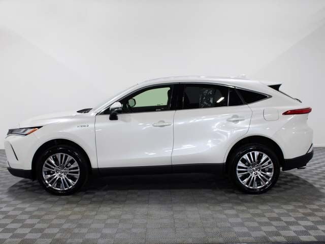 Used 2021 Blizzard Pearl Toyota XLE image 3