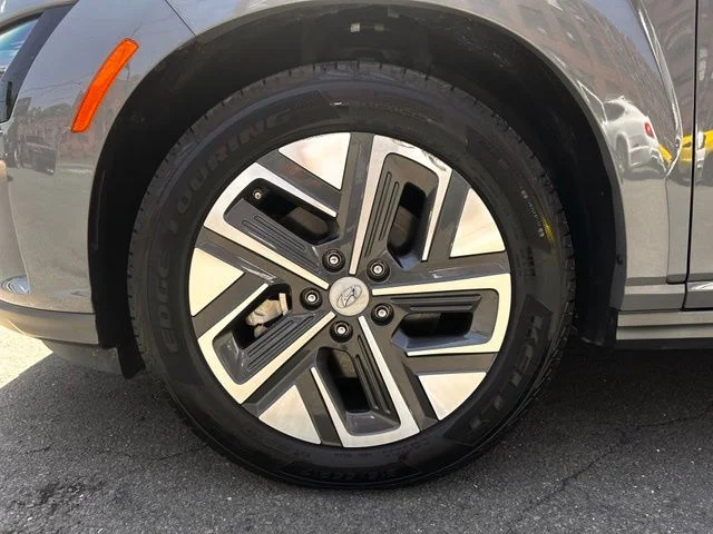 Used 2023 Gray Hyundai SE image 27
