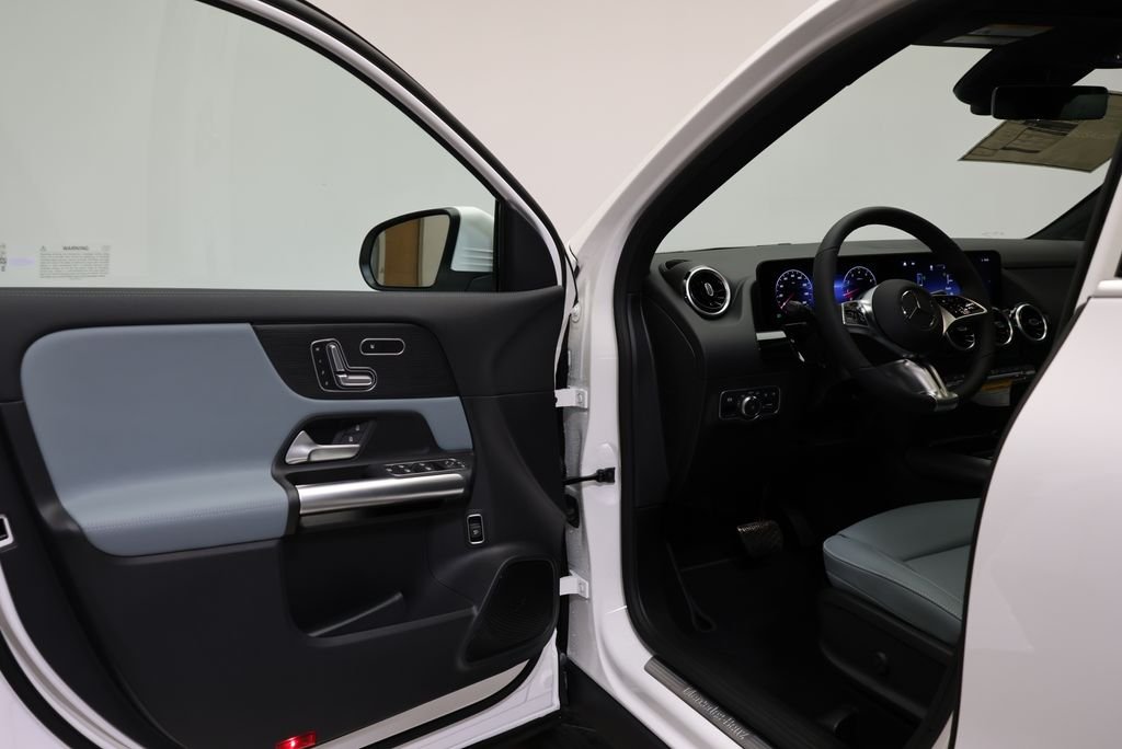 Certified Used 2026 Polar White Mercedes-Benz GLA 250 image 37