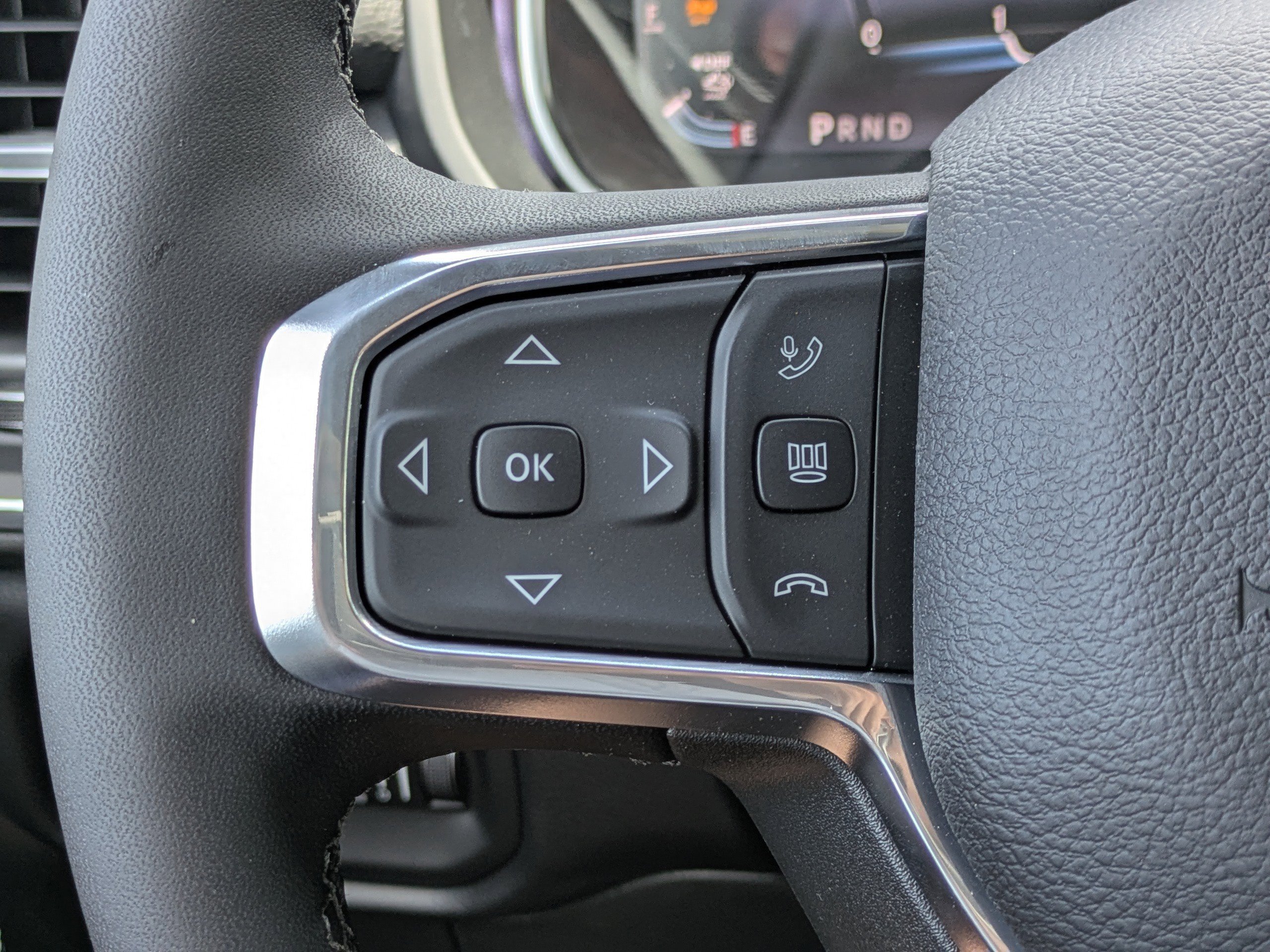 New 2026 Diamond Black Crystal Pearl-Coat Exterior Paint RAM Laramie image 19