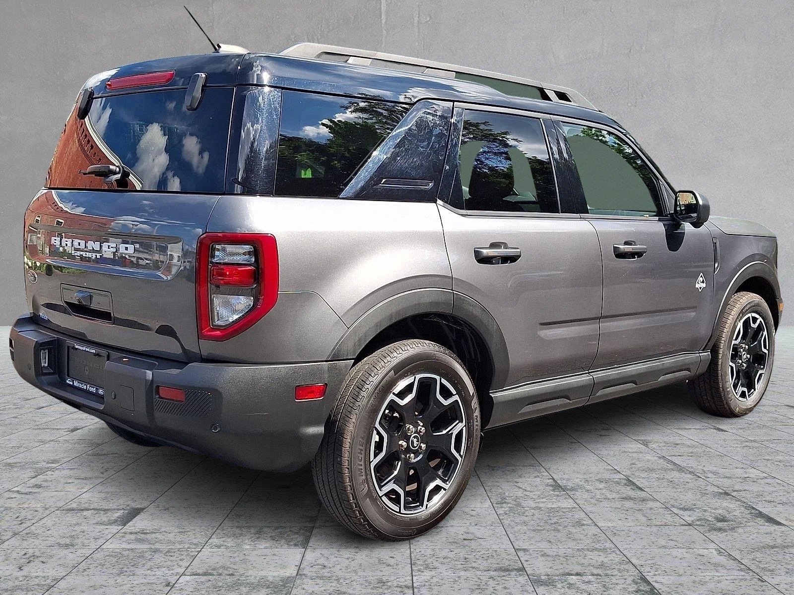 Used 2025 Carbonized Gray Metallic Ford Outer Banks image 6
