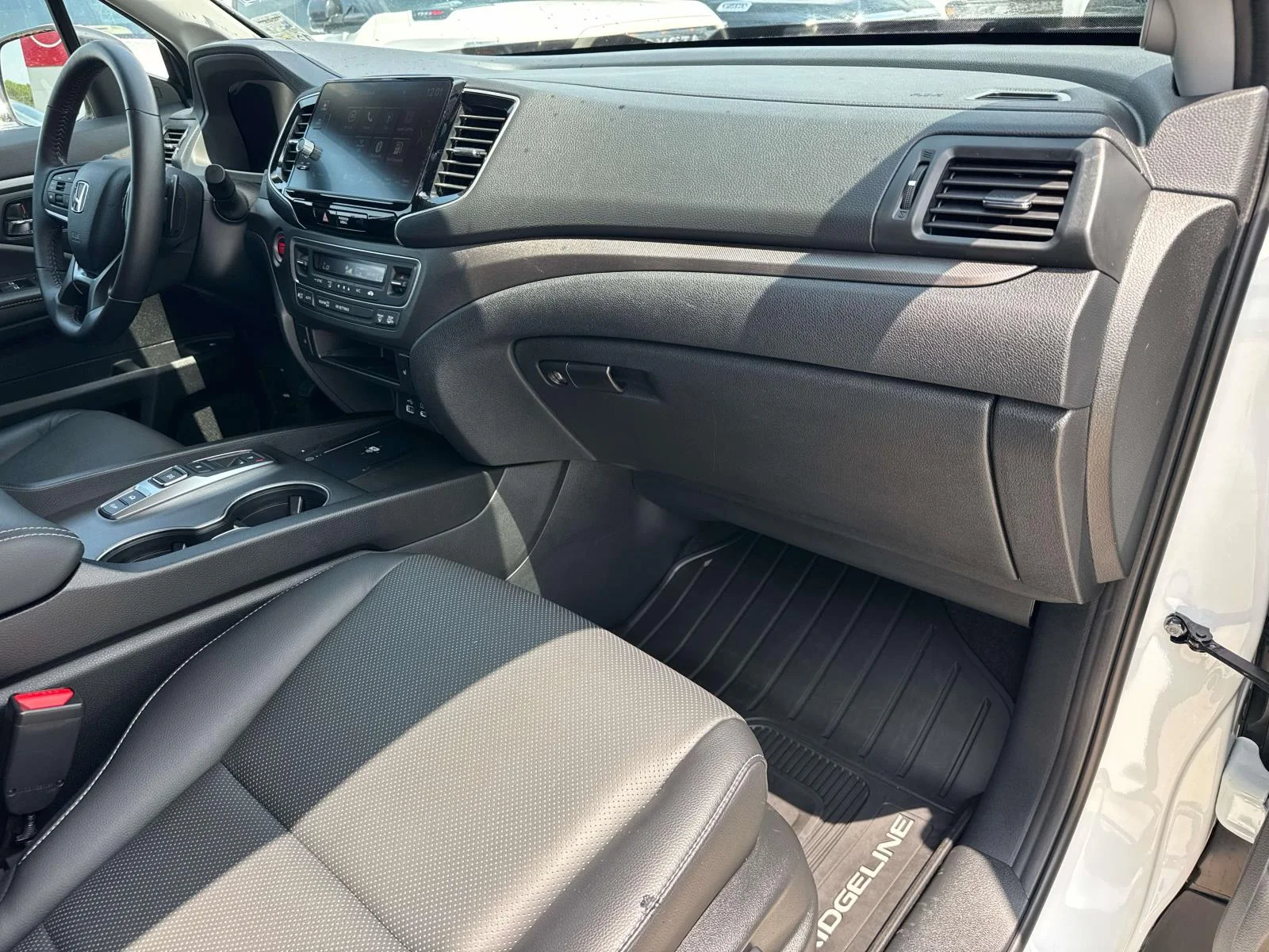 Used 2025 White Honda RTL AWD image 12