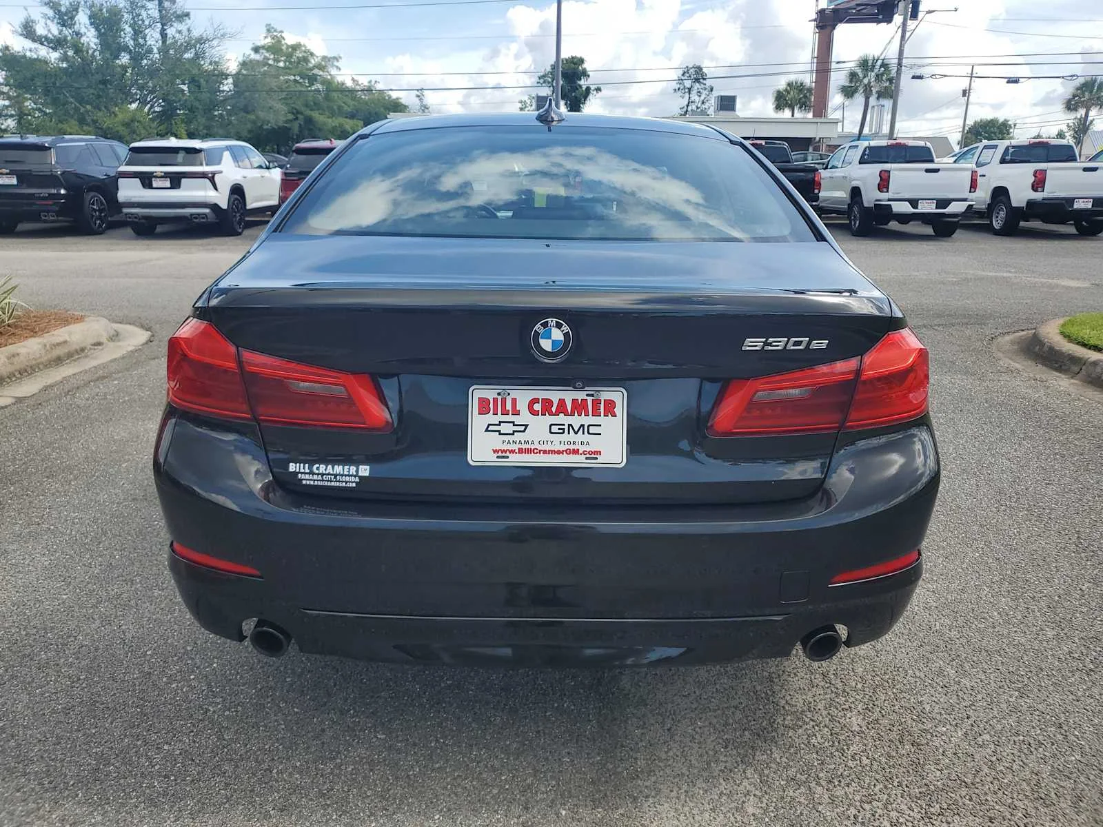 Used 2020 Black Sapphire Metallic BMW 530e iPerformance image 4