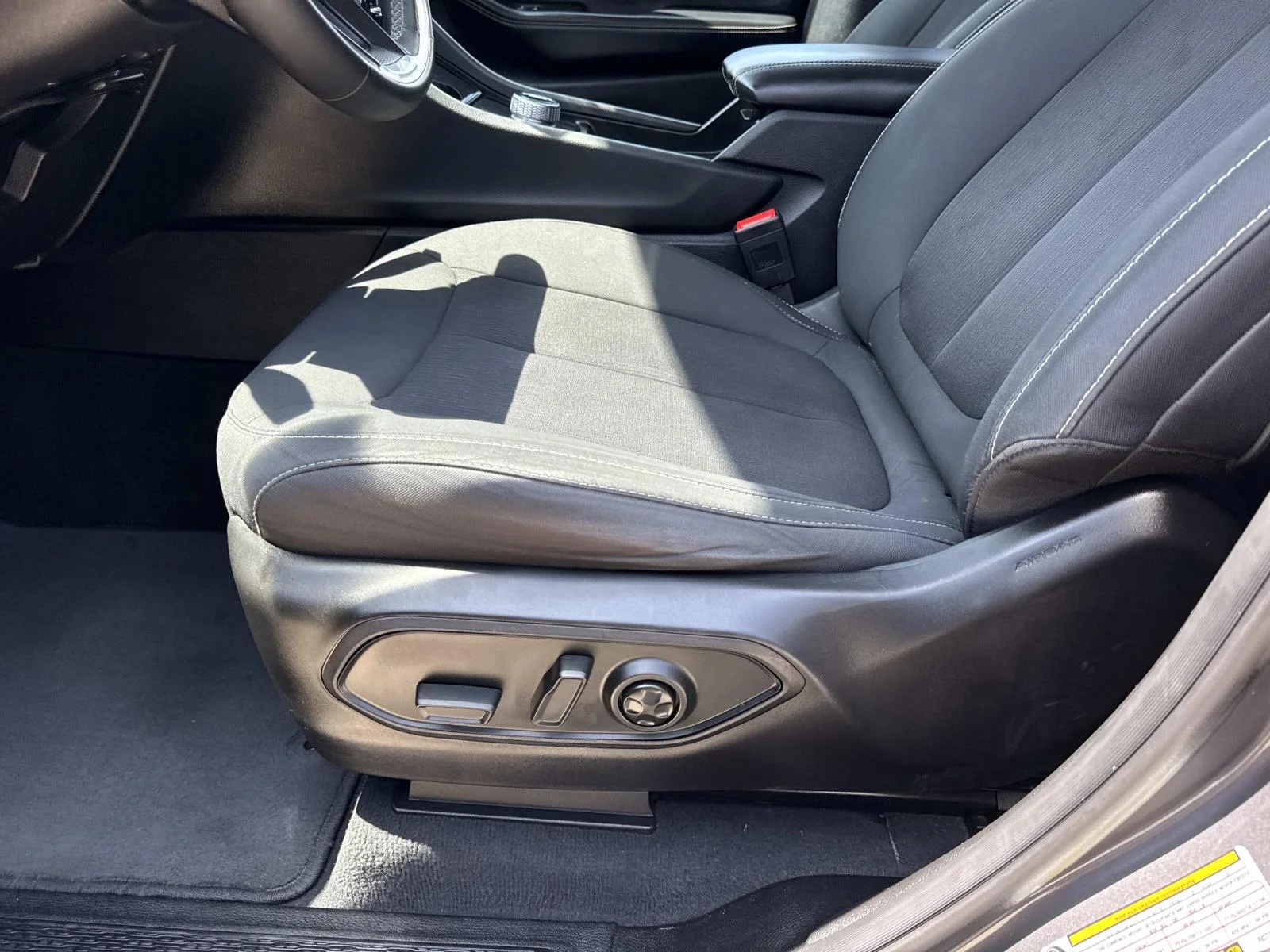 Used 2024 Baltic Gray Metallic Clearcoat Jeep Laredo image 16