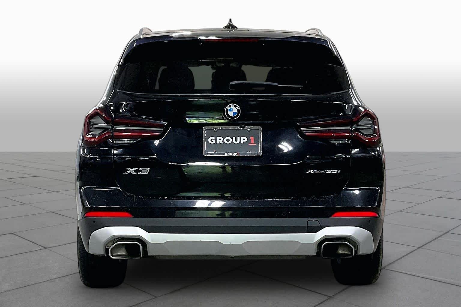Used 2022 Jet Black BMW xDrive30i image 5