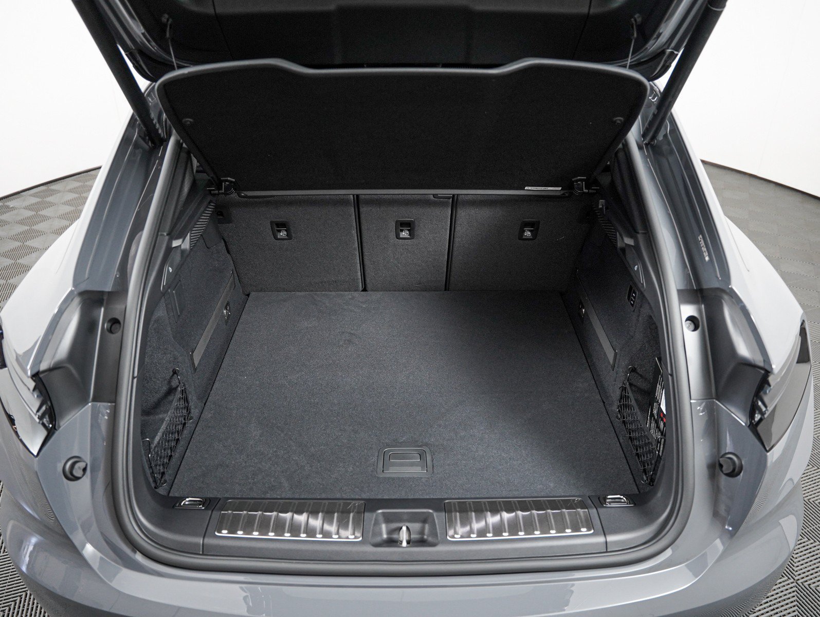 New 2026 SLATE GREY Porsche 4 Electric image 23