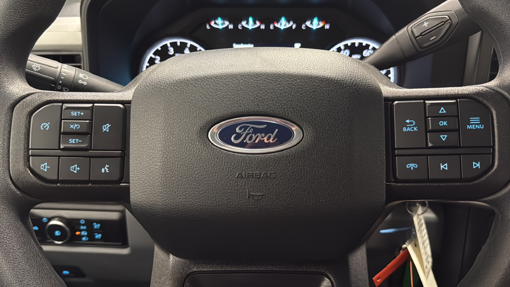 Used 2026 Oxford White Ford XLT image 15